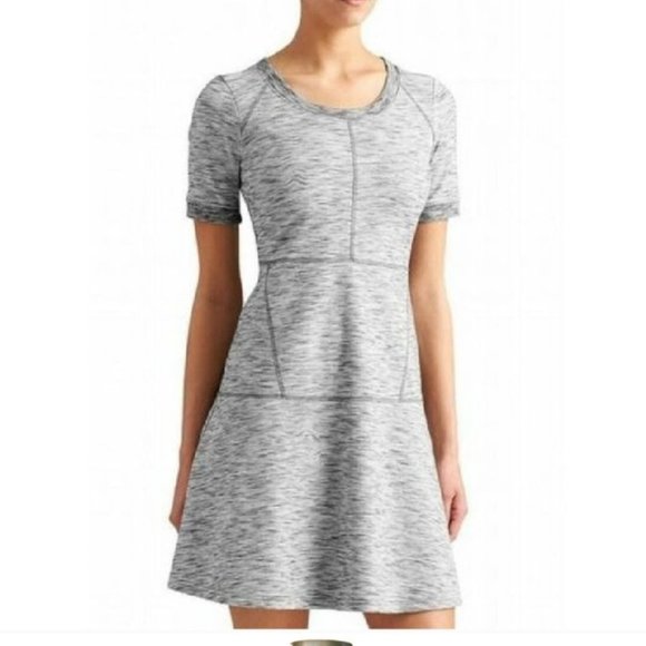 NWOT Athleta En Route Gray Exposed Seaming Fit & Flare Short Sleeve Midi - Picture 3 of 13